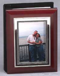 Open photo album CG69643 - Wood/Metal open album, holds about 100 pictures (size 4X6).  Engraving is on the silver border.