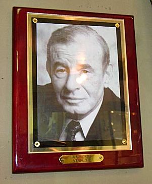 Exquisite Photo Memorial Plaque - Gorgeous Rosewood Piano Finish Memorial Photo Plaque with gold brass plate engraved.