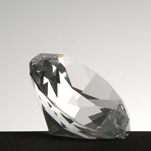 Glass Diamond 26DI1 - Medium Diamond -- 3 1/8
