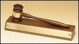 735 - Walnut Base Removable Gavel