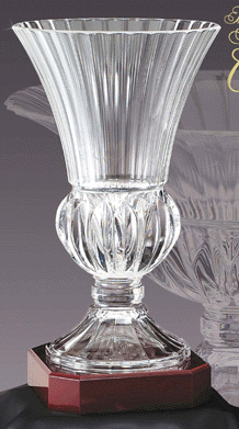Engraved Vase MD - LC 42 A - 24 percent lead crystal vase, on engraved Rosewood base.