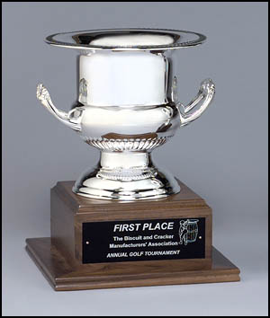 Wine cooler trophy - 399C - Silver plated brass wine cooler on solid walnut base